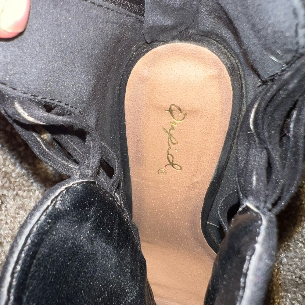 Booties - Picture 5 of 5